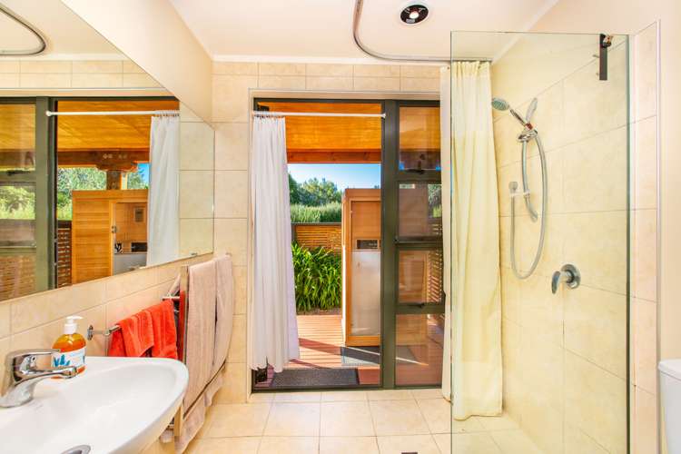 8 Three Streams Road Raglan_9