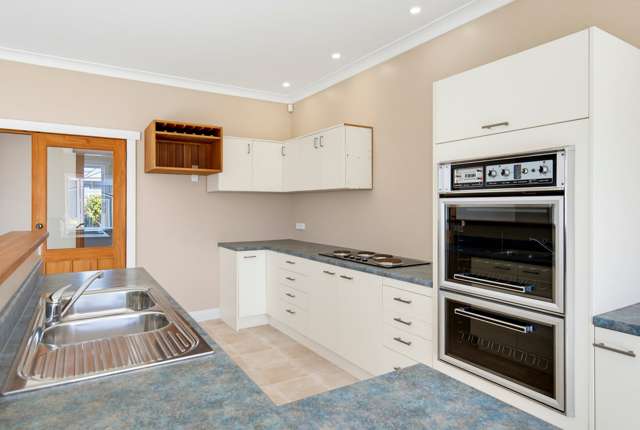 6 Adrian Grove Waikanae Beach_3