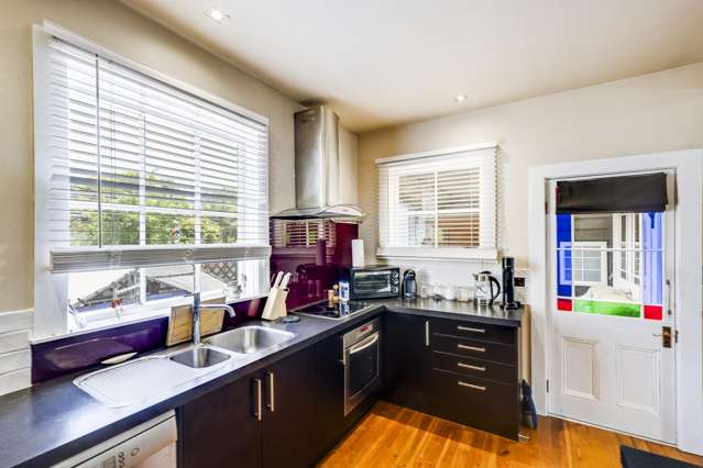 707a Queen Street East Parkvale_4