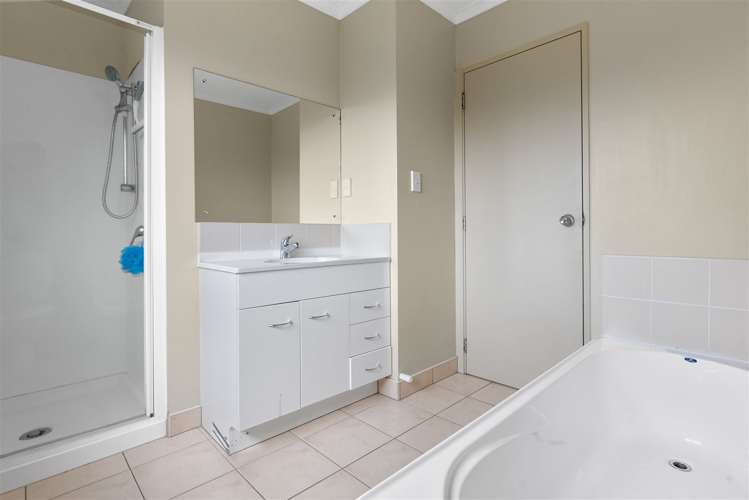 6 Brunswick Rise Mangere_17