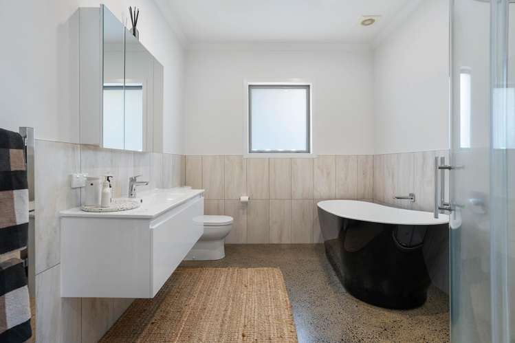 105 Motu Hei Pauanui_24