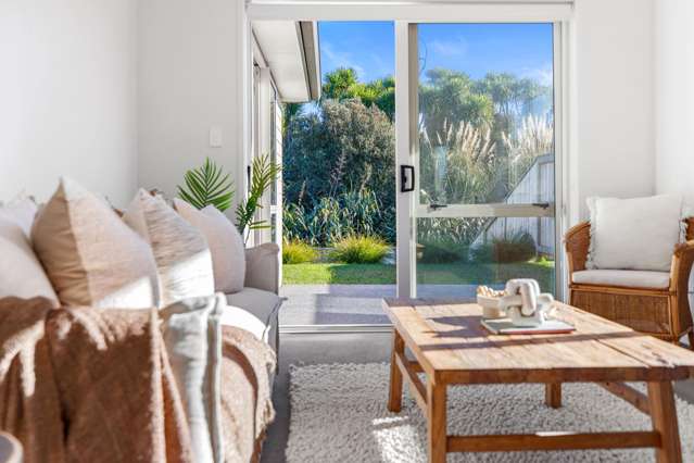 Sunny, Spacious & Central - Your Lifestyle Awaits