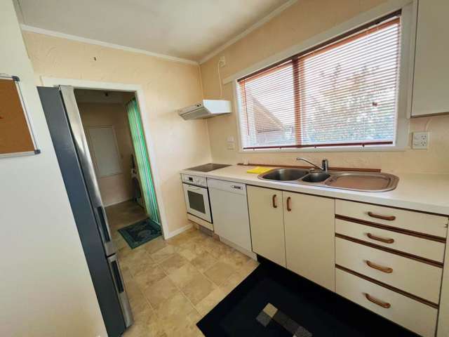 23 Ellesmere Crescent Pakuranga Heights_4