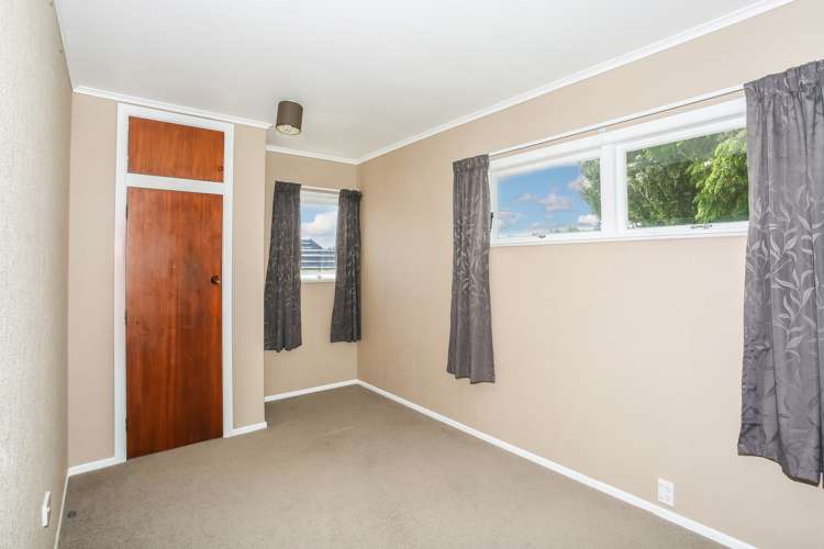 48 Clark Road Pahurehure_15