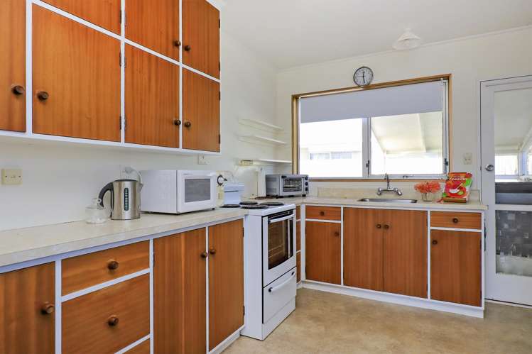 812 Willowpark Road South Akina_10