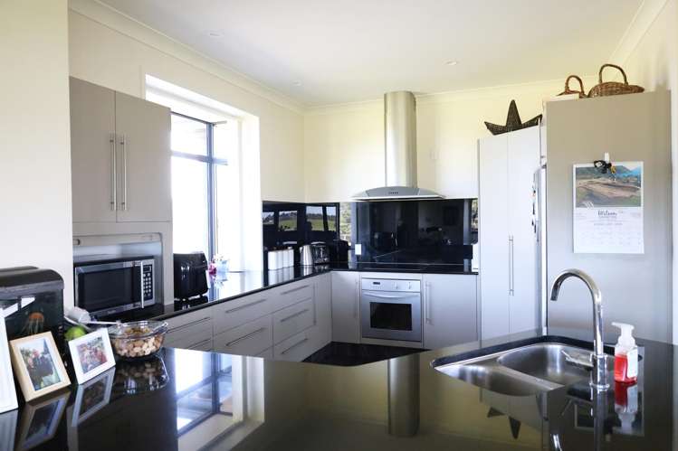 290 Old Port Road Warepa_6