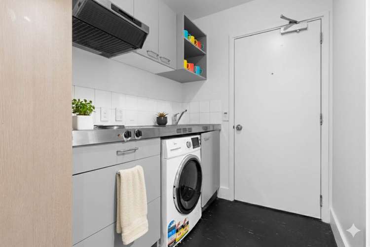 102/133 Beach Road City Centre_2