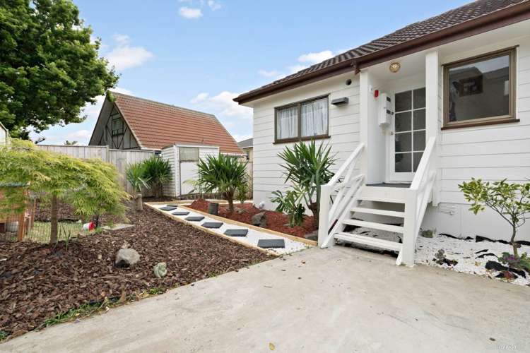 66 Hutchinsons Road Bucklands Beach_11