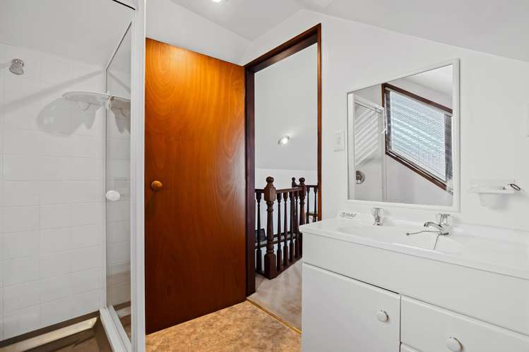 15 Yellowstone Crescent Burwood_18