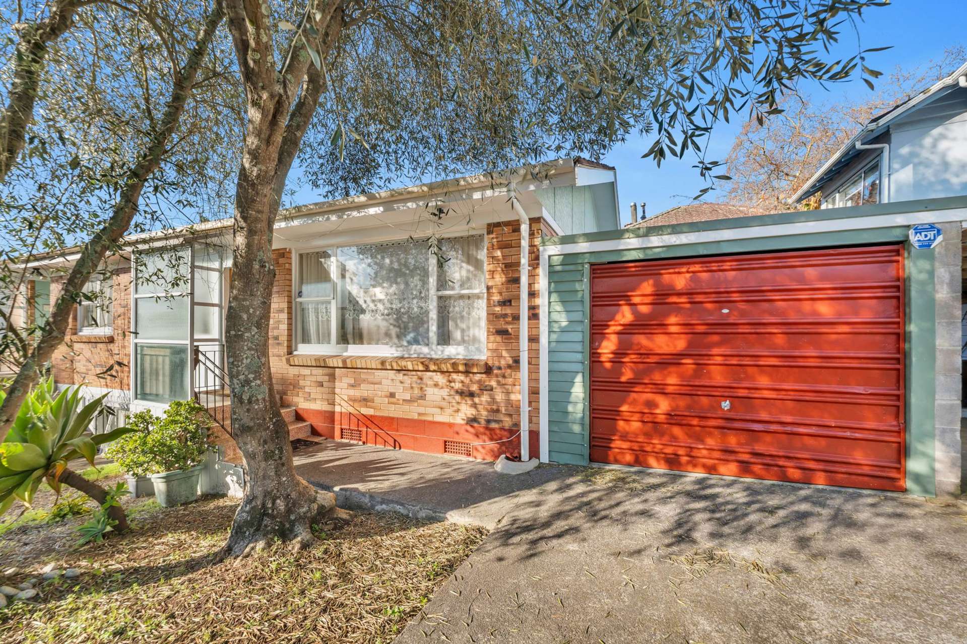 2/8 Keystone Avenue Mt Roskill_0