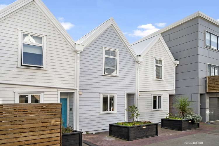 42/35 Pirie Street Mount Victoria_11