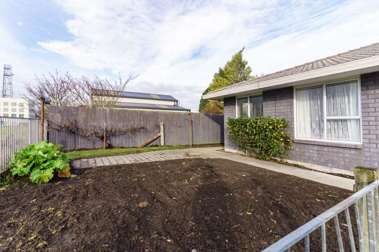 2/62 Moffett Street Islington_15