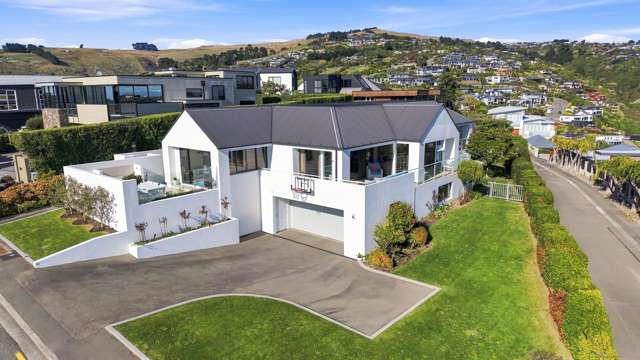 Elevated Level Living with Views to Impress!