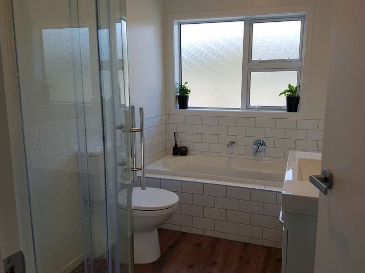 31b Grimsby Grove Wainuiomata_7