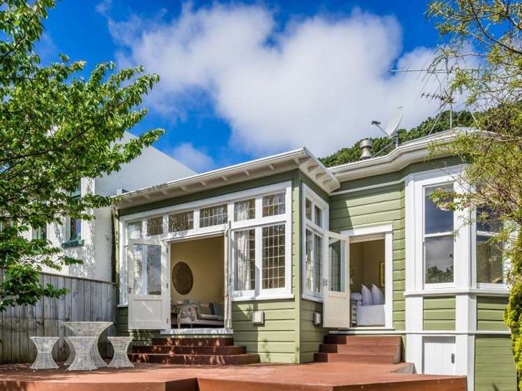 10 Scarborough Terrace Mount Victoria_16