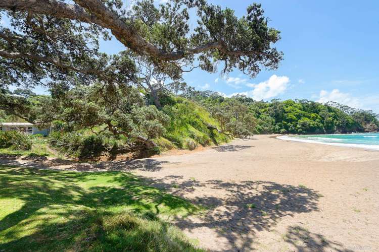 15 Moureeses Bay Road Whananaki_9