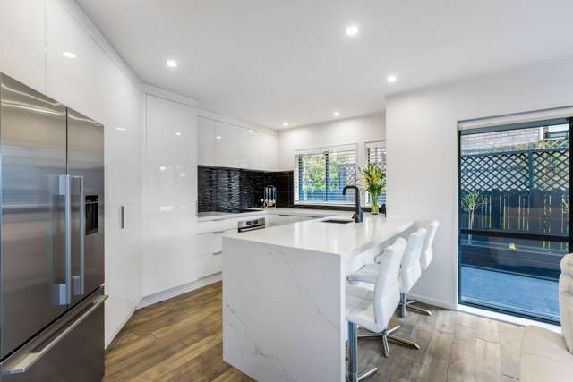 2/100 Gosford Drive Botany Downs_1