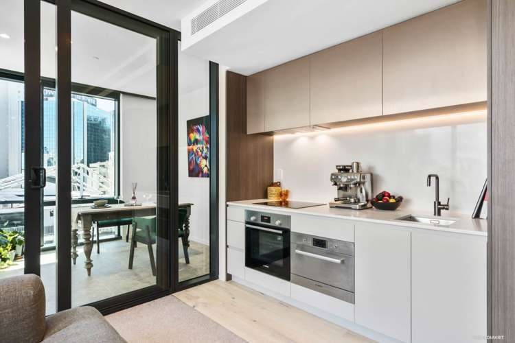 806/10 Commerce Street City Centre_5