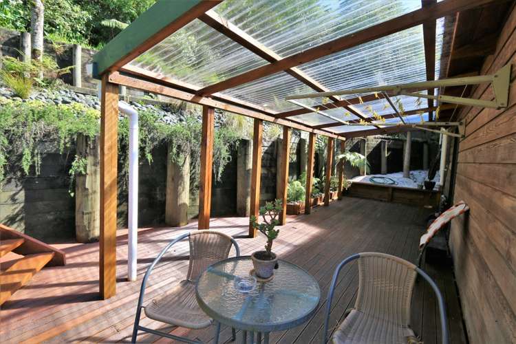 7 Kauri Point Road Laingholm_14