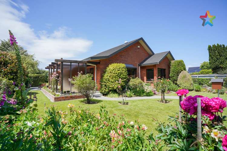 195 Queens Drive Windsor_16