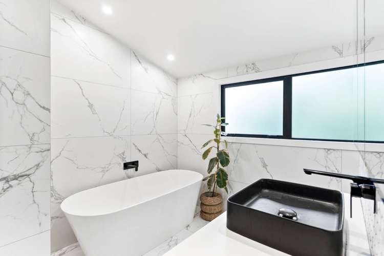 1A Cliff Road Torbay_13