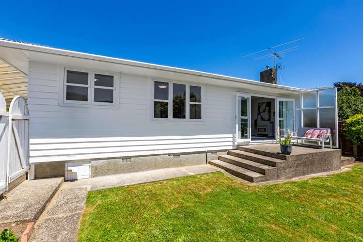 3 Tiwakawaka Grove Heretaunga_16
