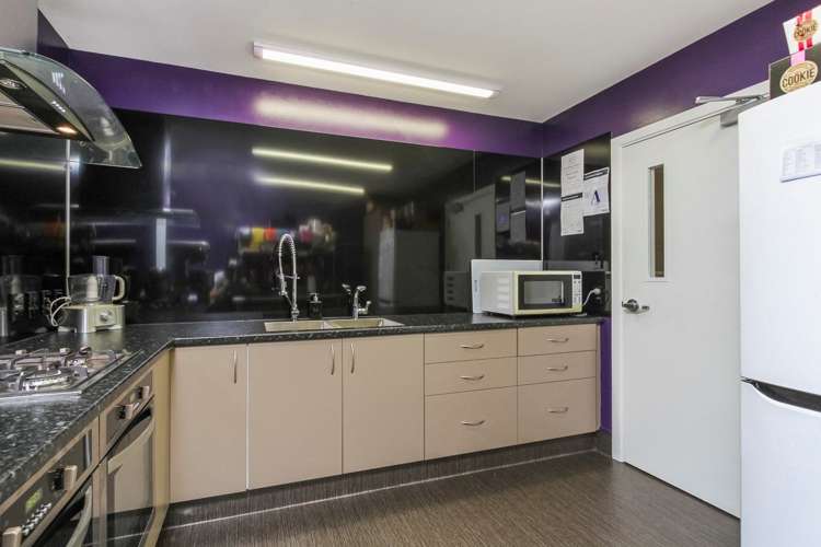 32 Taitua Drive Te Atatu South_16