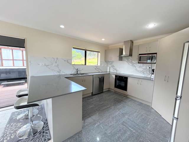 82 Tiverton Road New Windsor_4