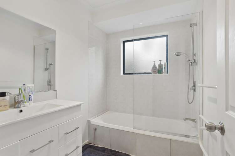 24A Fruitvale Road New Lynn_13