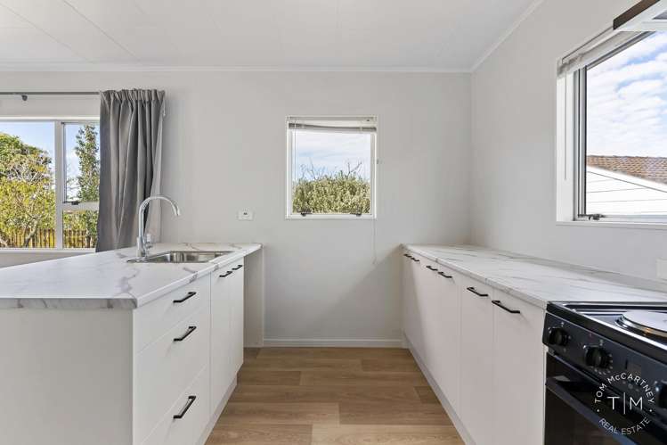 5 De Bloge Place Clendon Park_1