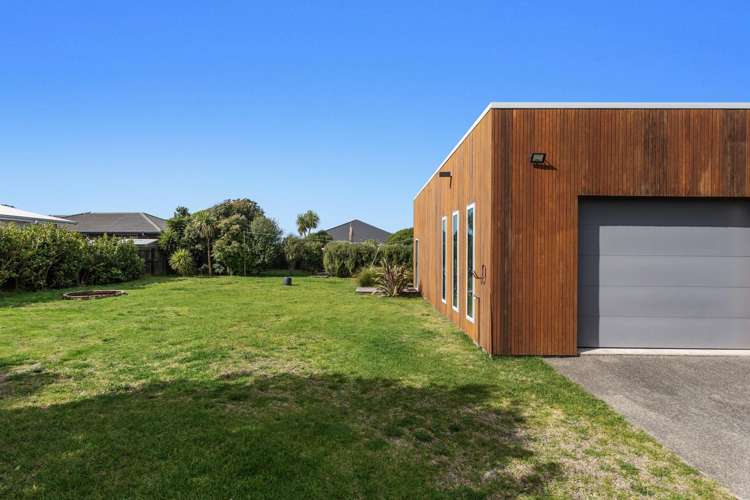 8 Muriwai Boulevard Waiotahe_9