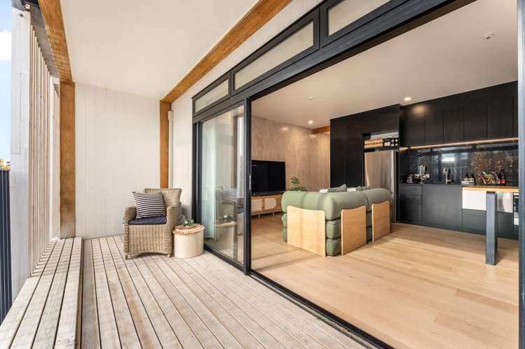 2/163 Hobsonville Point Road_1