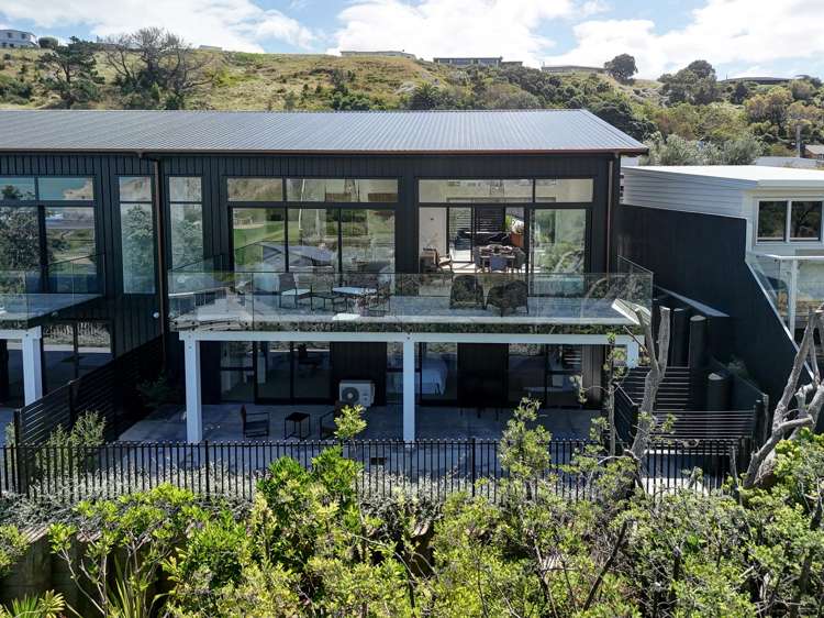 12A Mowhanau Drive_0