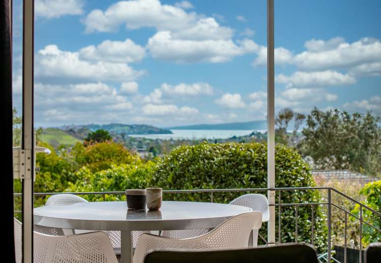 25 Bradbury Road Botany Downs_11