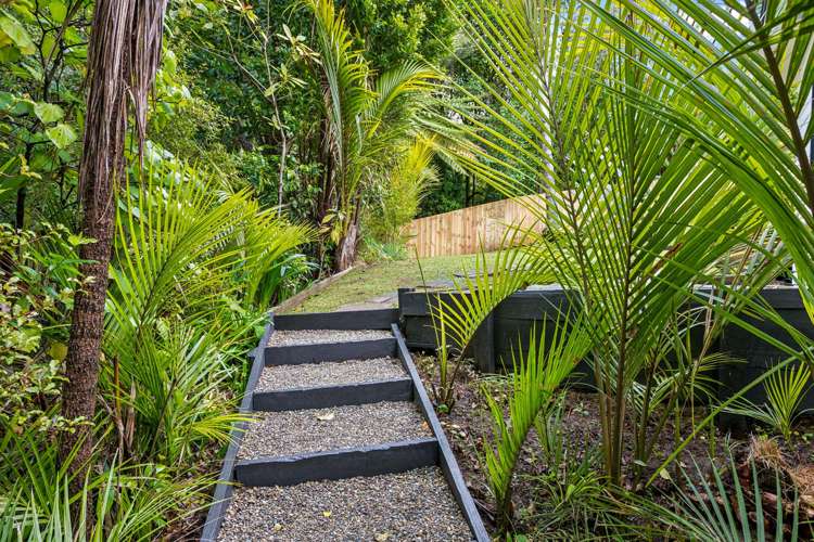 197 Woodlands Park Road Titirangi_21