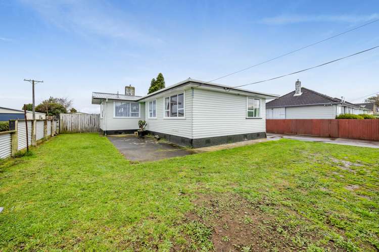 162 Glover Road Hawera_11
