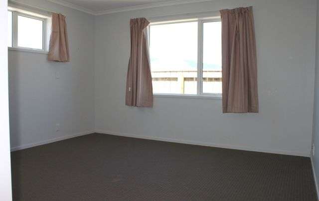 32 Kendall View Stoke_2