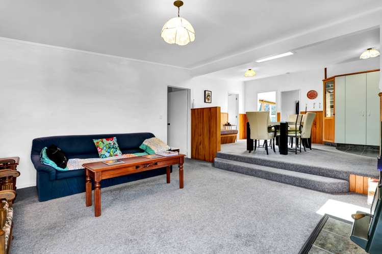 2 Hills Road Tongaporutu_13