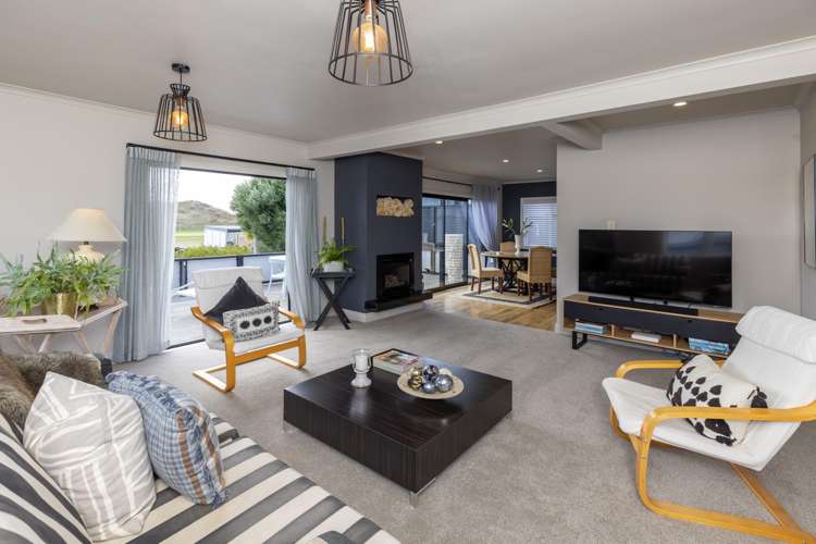 5 Eatwell Avenue Paraparaumu Beach_1