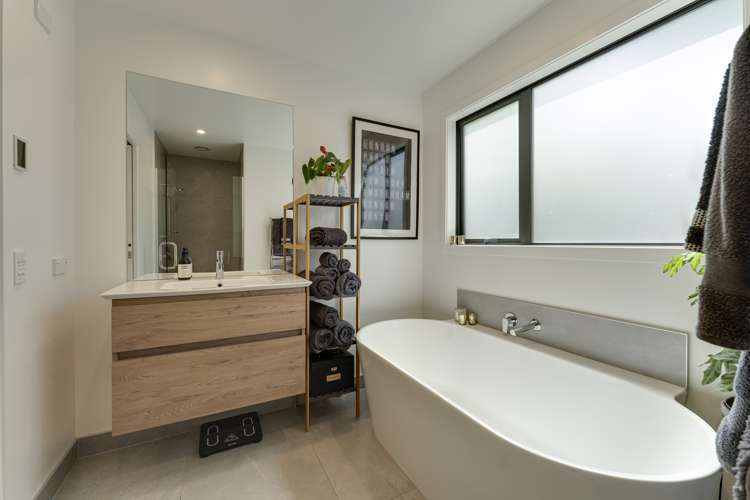 8 Erskine Street Dalefield/Wakatipu Basin_16