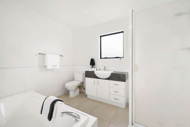 2/30 Roberts Road Glenfield_9