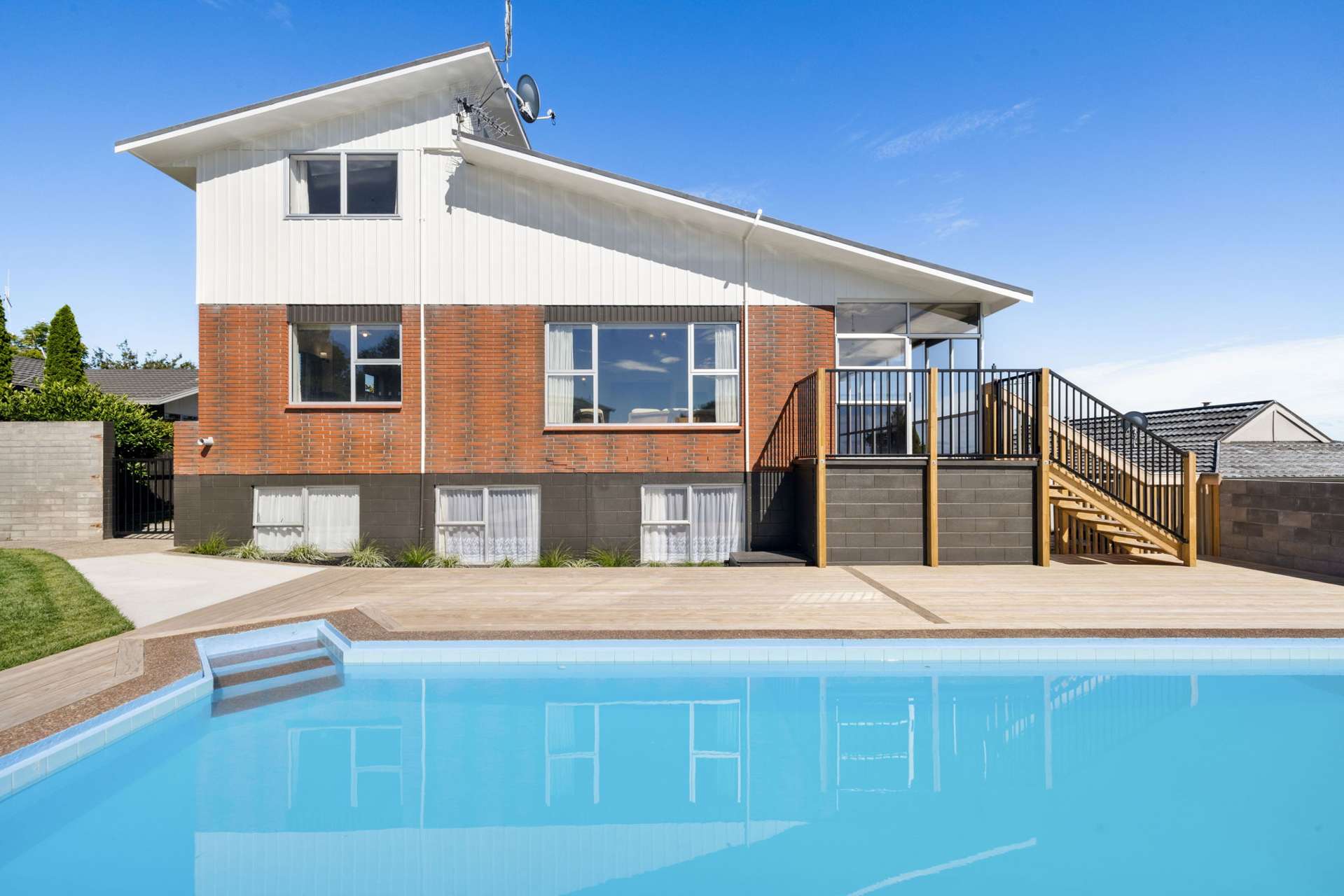 13 Russleigh Drive Dinsdale_0