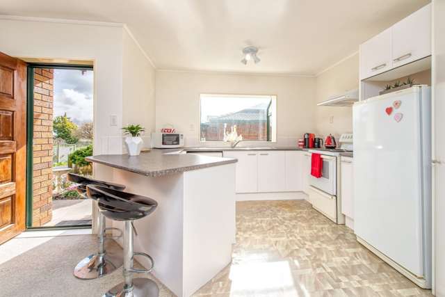 2/36 Queen Street Papakura_3