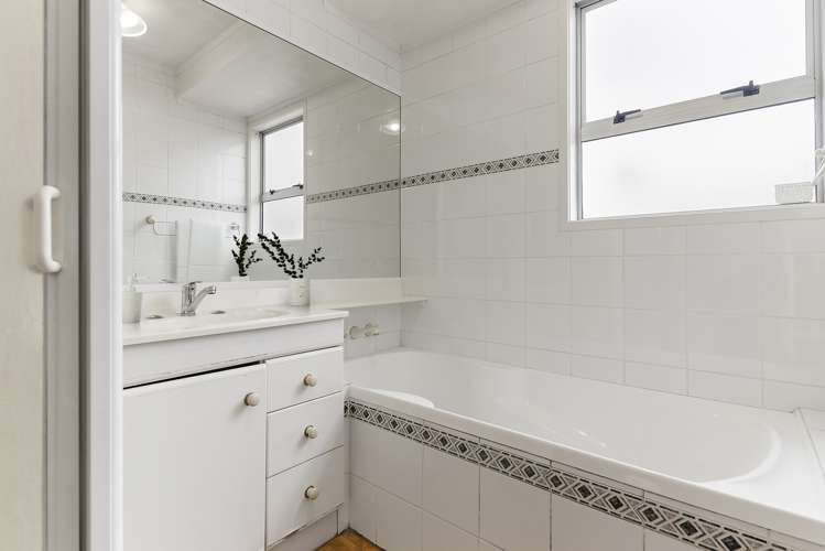 62 Hutchinsons Road Bucklands Beach_9