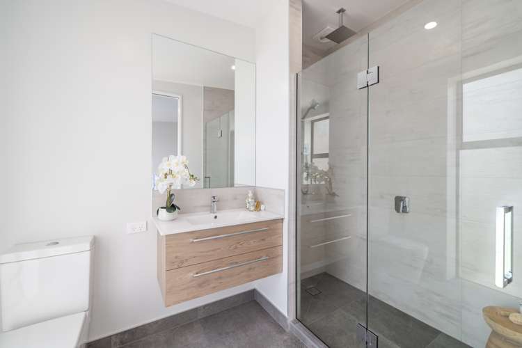 15 Inverness Lane Redcliffs_17