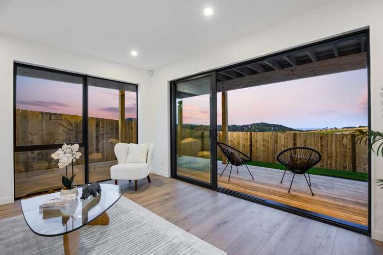 57 Matangi View Drive Orewa_24