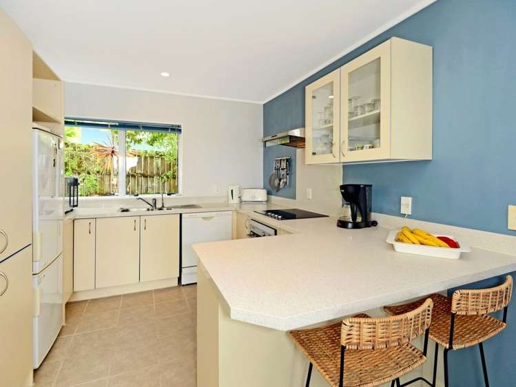 2/10 Delamare Court Sunnynook_6