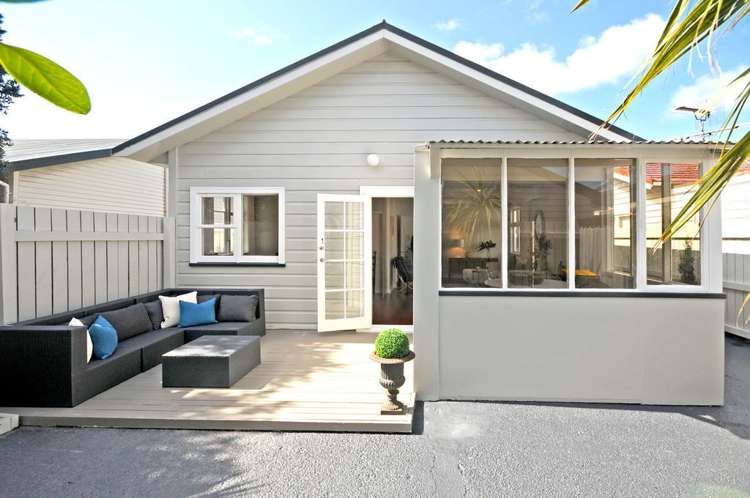 59 Kauri Street Miramar_16