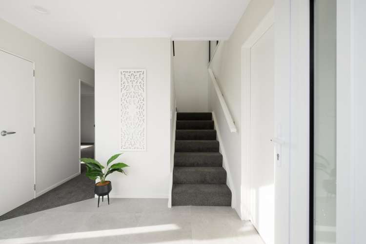 8a Dysart Road Otumoetai_16