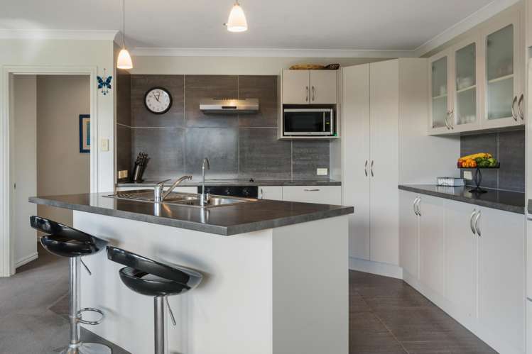 8 Kasey Josh Place Katikati_13